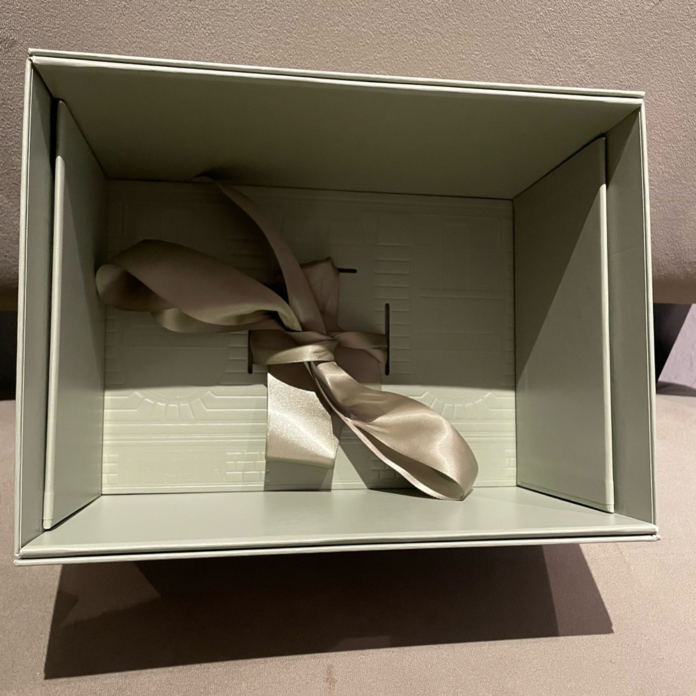 Van Cleef & Arpels Gift Box with Ribbon